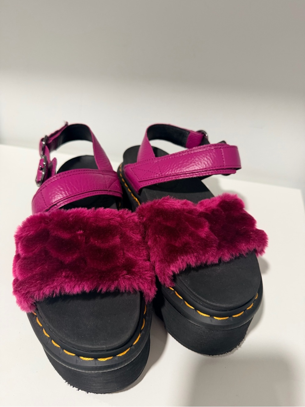 Dr Martens VOSS FLUFFY FAUX FUR PLATFORM SANDALS size 9 - Picture 7 of 10